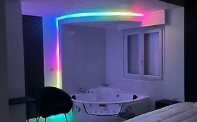 NG SuiteHome Queven Balnéo I Rétroprojecteur