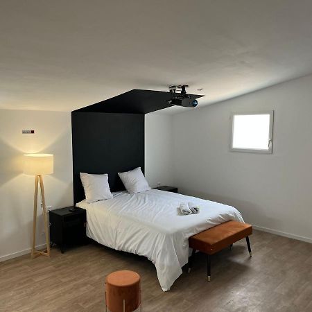 NG SuiteHome Queven Balnéo I Rétroprojecteur Extérieur photo