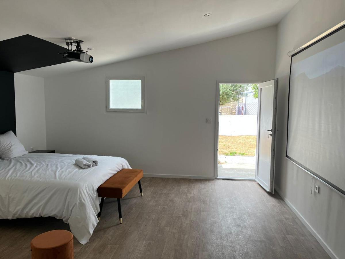 NG SuiteHome Queven Balnéo I Rétroprojecteur Extérieur photo
