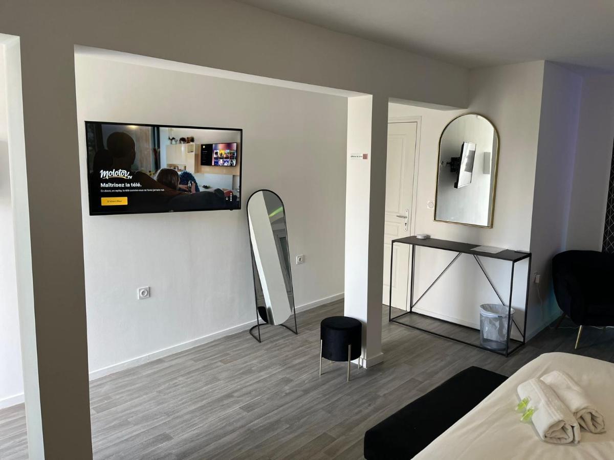 NG SuiteHome Queven Balnéo I Rétroprojecteur Extérieur photo